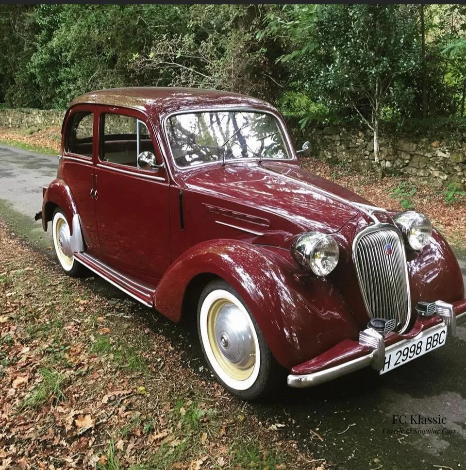 Simca 8 Sedan 1200 de 1951 — 42.000 km — 4 cilindros, 1200cc — 36 CV — Cáceres, Extremadura, Spain.