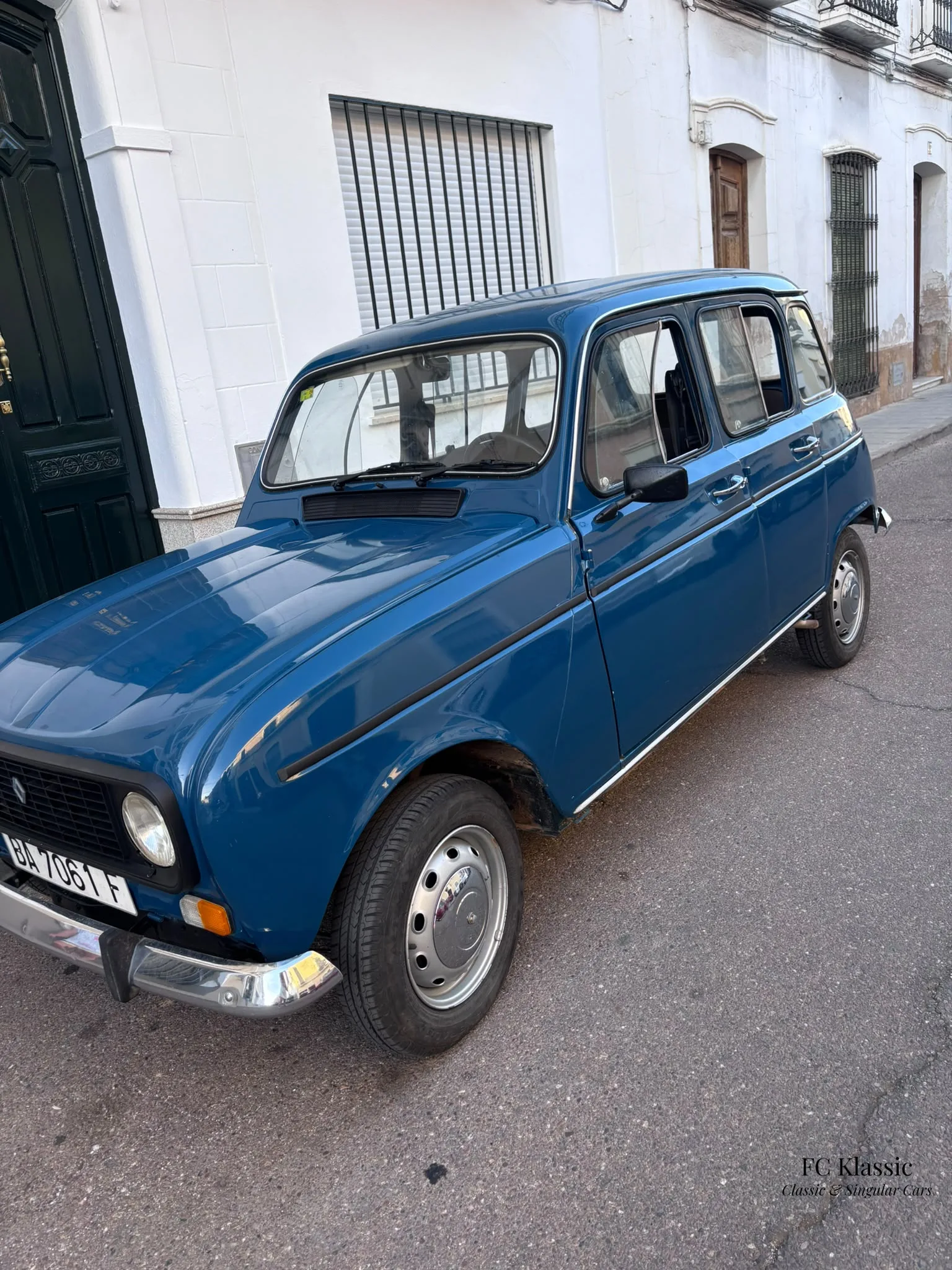 Renault 4 TL (1980) / Restaurado FC Klassic Cars / Venta de Coches Clásicos — 35.102 km — 4 cilindros — 35 CV — Montijo, Badajoz, Spain.