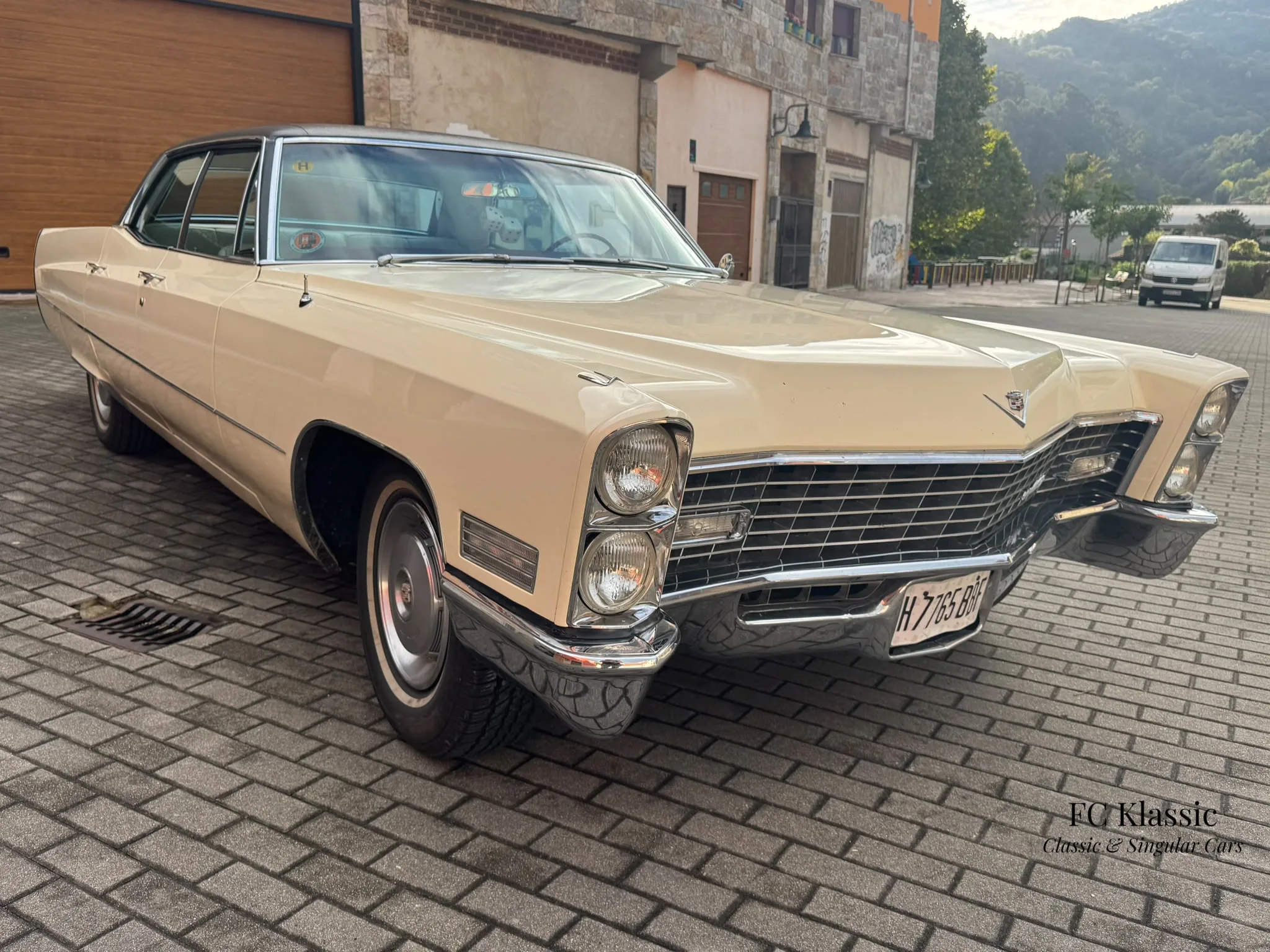 CADILLAC SEDAN DE VILLE (1968)  V8 7.7L 375 CV