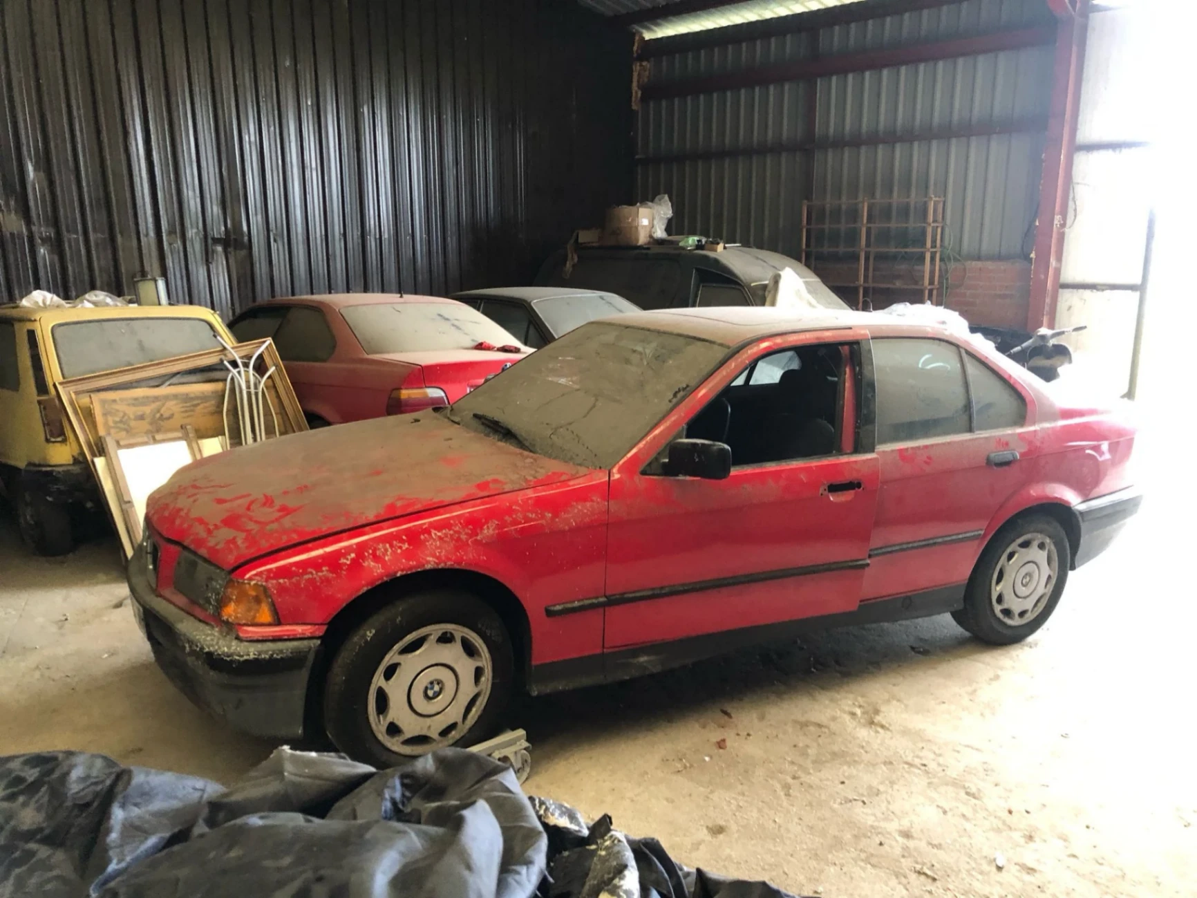 project!! bmw 318i e36 berlina — 260.000 km — Gasolina — 115 CV — Madrid, España