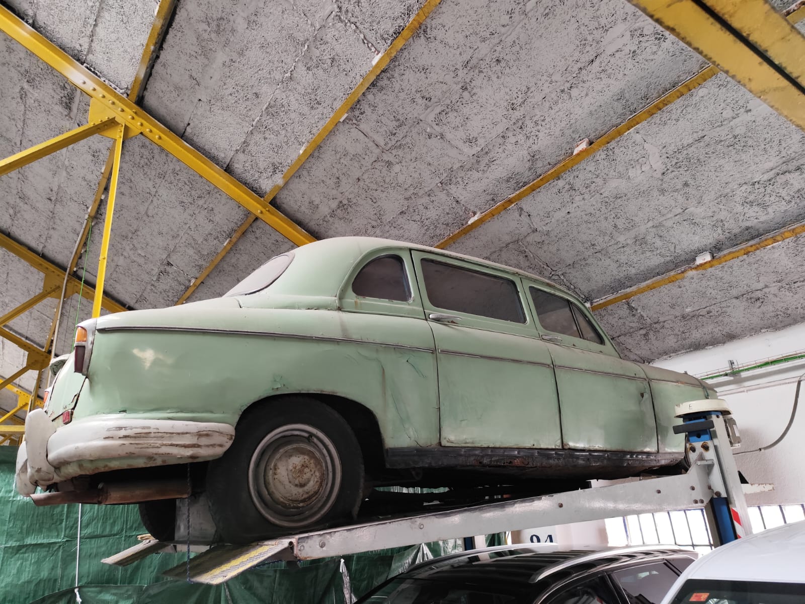 SEAT 1400 B DE 1971 8 SEATER "PROYECT" — 170.000 km — PERKINS — 50 CV — Madrid.