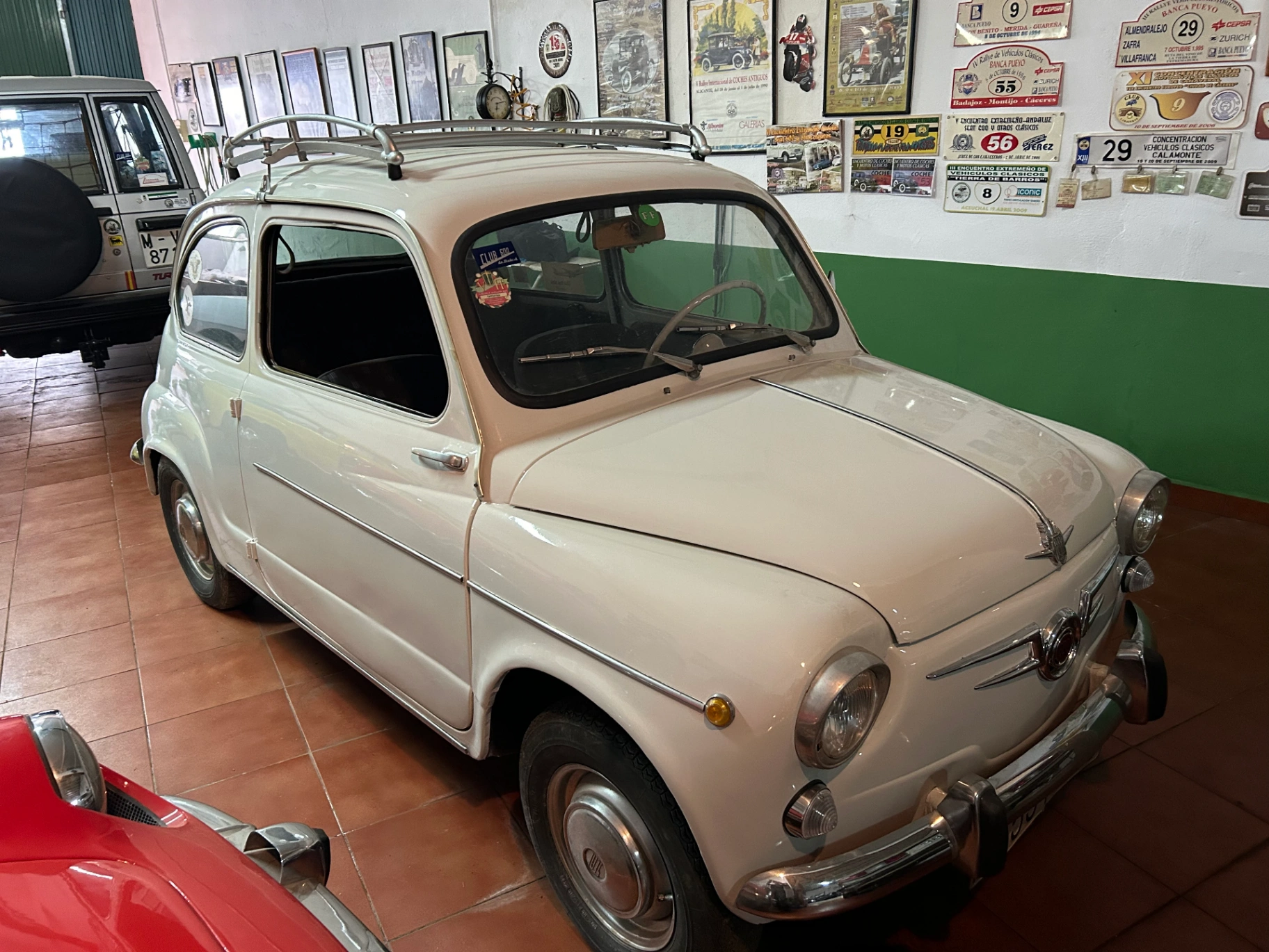 SEAT 600D — 25.000 km — Gasolina — 18 CV — EXTREMADURA, SPAIN