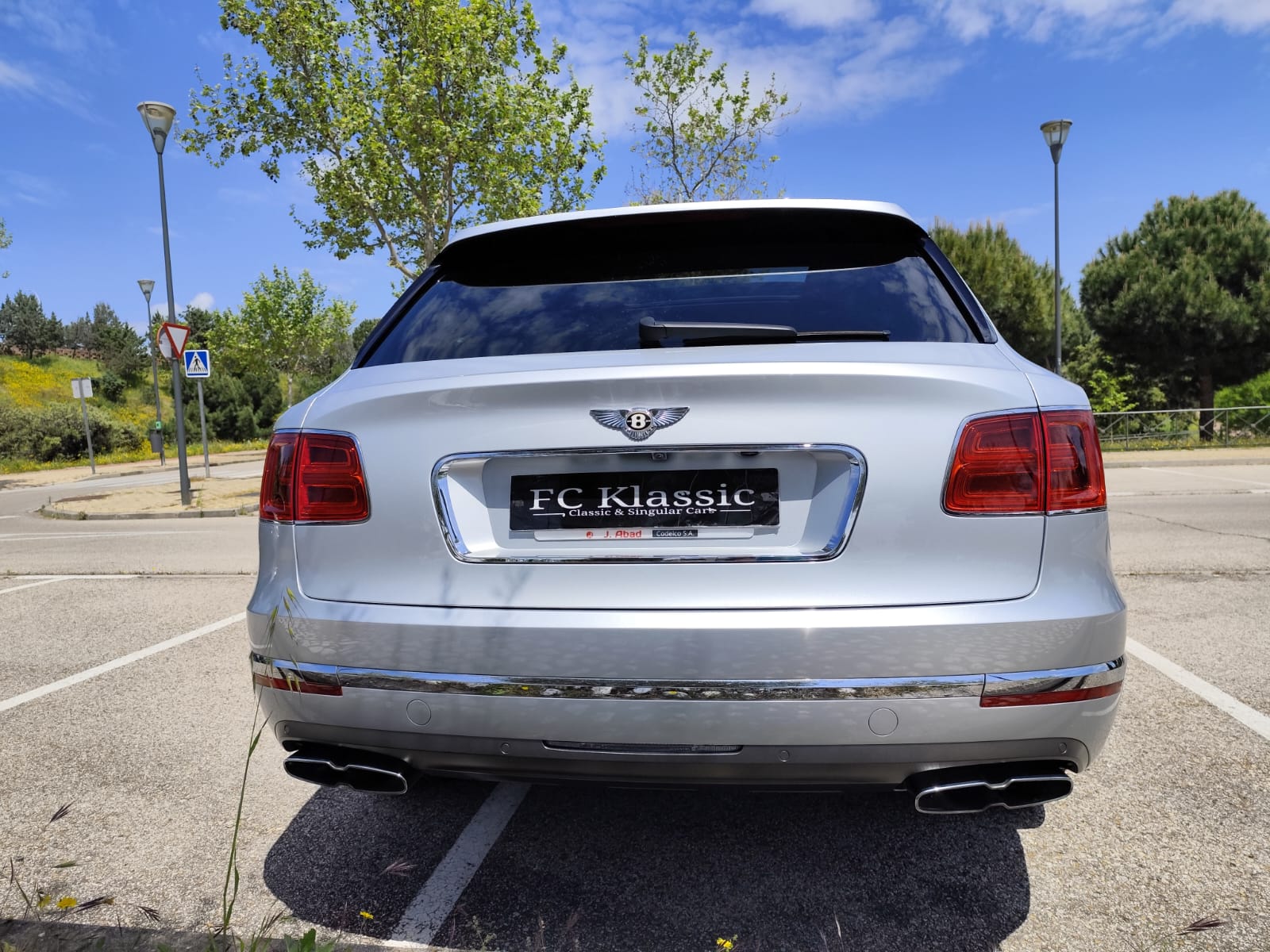 Bentley Bentayga " CENTENARIO " EDITION