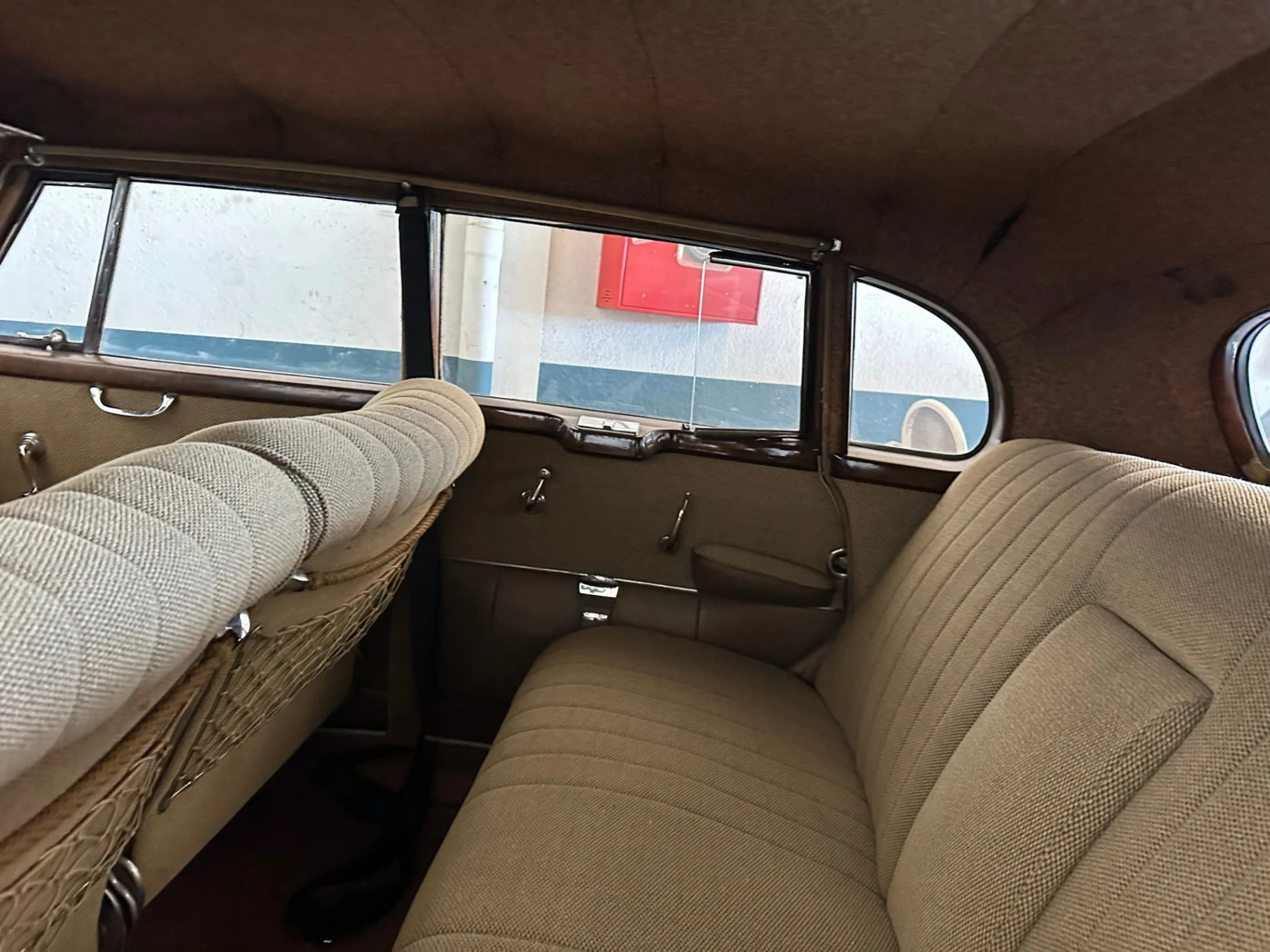 Mercedes-Benz 300 “Adenauer” –  de 1954